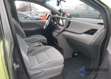 2016 Toyota Sienna from USA, damaged, VIN 5TDKK3DC5SS644656